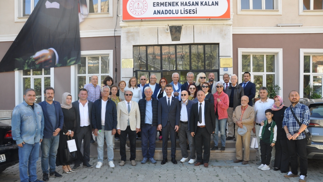 FİKRET ÜNLÜ BAŞARI ÖDÜLLERİ SAHİPLERİYLE BULUŞTU
